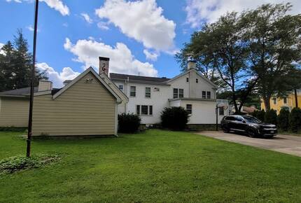 Historic Family Estate with Indoor Hot Tub in Upstate New York - New Berlin, New York