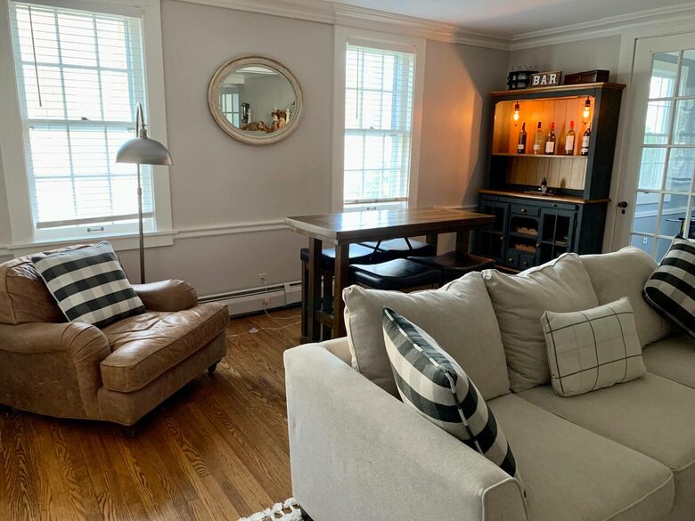 Historic Family Estate with Indoor Hot Tub in Upstate New York - New Berlin, New York