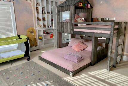 Historic Family Estate with Indoor Hot Tub in Upstate New York - New Berlin, New York