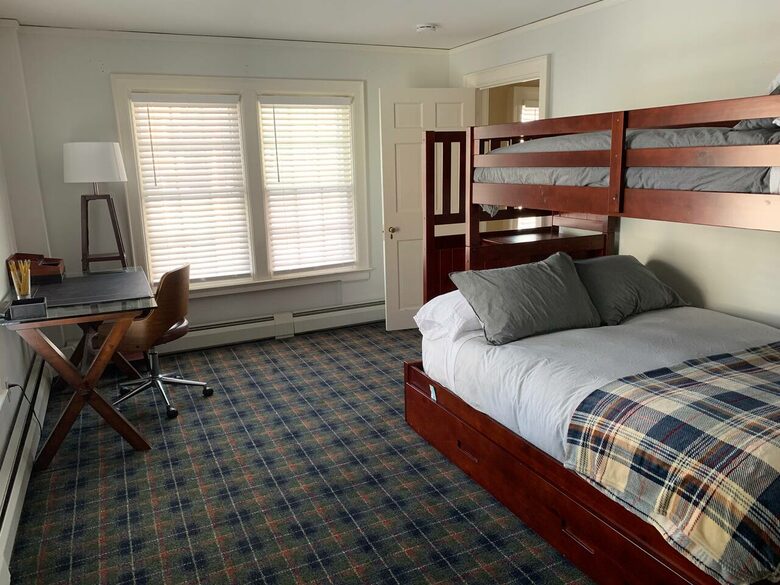 Historic Family Estate with Indoor Hot Tub in Upstate New York - New Berlin, New York