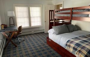 Historic Family Estate with Indoor Hot Tub in Upstate New York - New Berlin, New York