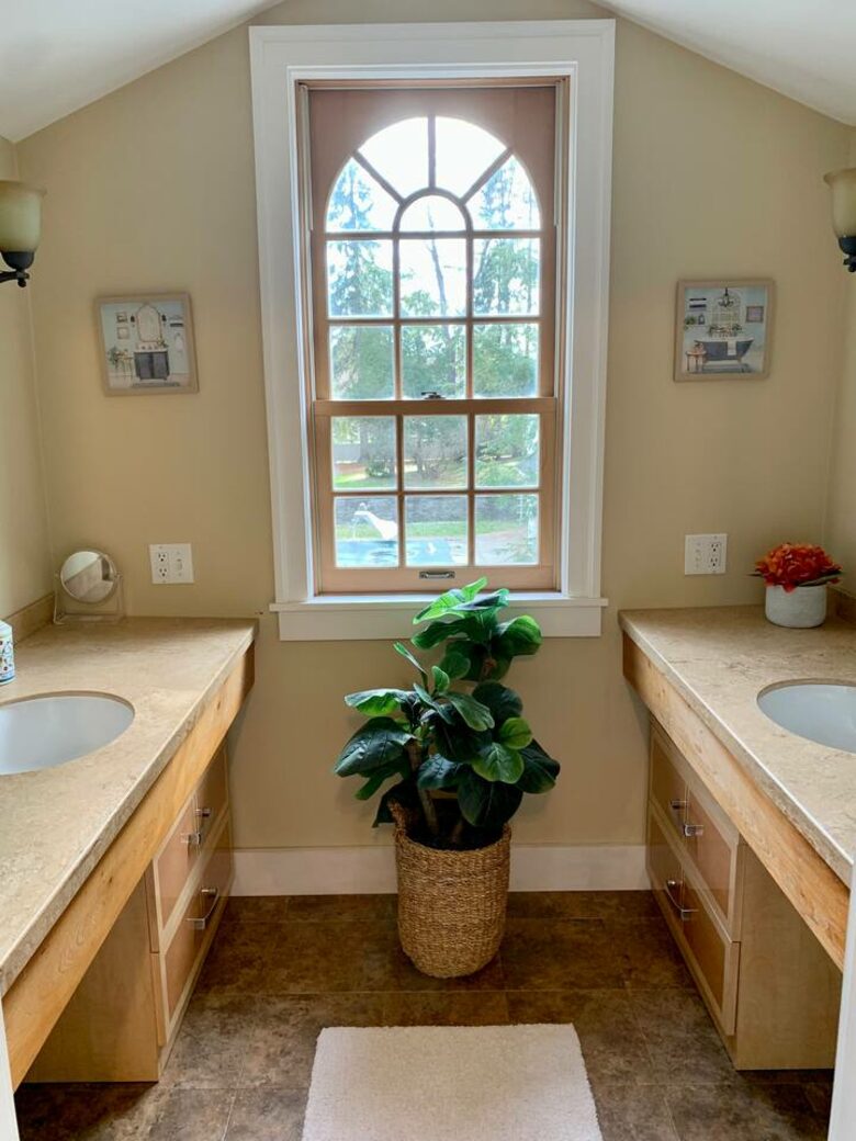 Historic Family Estate with Indoor Hot Tub in Upstate New York - New Berlin, New York