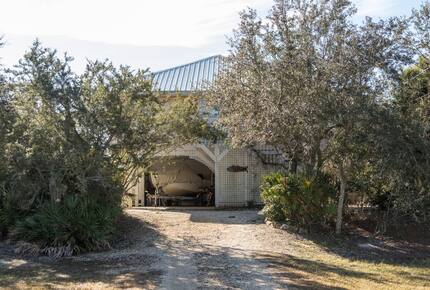 Classic Gulf Shores Cottage with Private Beach Access - Gulf Shores, Alabama