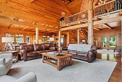 Seven-Acre Mountain Lodge with Long-Range Smoky Views - Maggie Valley, North Carolina