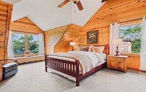 Seven-Acre Mountain Lodge with Long-Range Smoky Views - Maggie Valley, North Carolina
