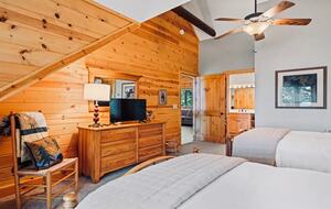 Seven-Acre Mountain Lodge with Long-Range Smoky Views - Maggie Valley, North Carolina