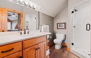 Seven-Acre Mountain Lodge with Long-Range Smoky Views - Maggie Valley, North Carolina