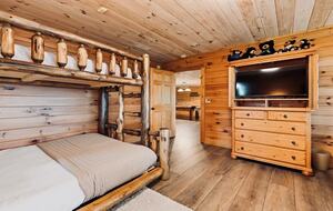 Seven-Acre Mountain Lodge with Long-Range Smoky Views - Maggie Valley, North Carolina