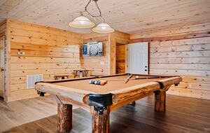 Seven-Acre Mountain Lodge with Long-Range Smoky Views - Maggie Valley, North Carolina