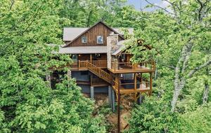 Seven-Acre Mountain Lodge with Long-Range Smoky Views - Maggie Valley, North Carolina