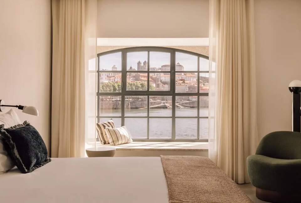 Delux 2-bedroom Apartment overlooking the old city and Douro River, Porto - Porto, Portugal