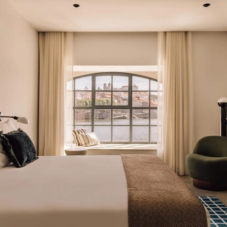 Delux 2-bedroom Apartment overlooking the old city and Douro River, Porto - Porto, Portugal