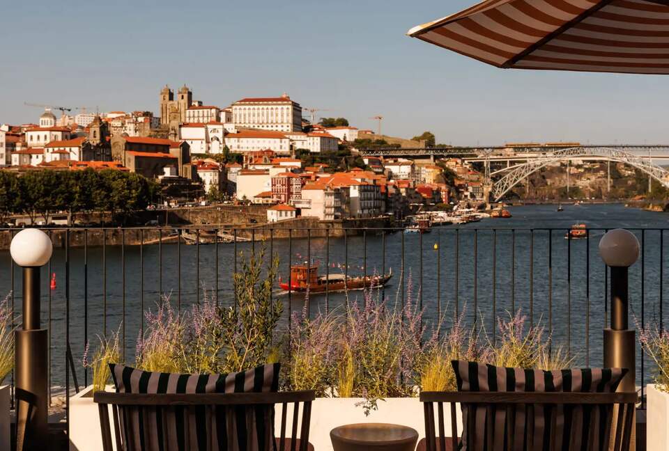 Delux 2-bedroom Apartment overlooking the old city and Douro River, Porto - Porto, Portugal