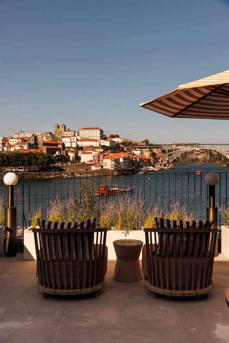 Delux 2-bedroom Apartment overlooking the old city and Douro River, Porto - Porto, Portugal