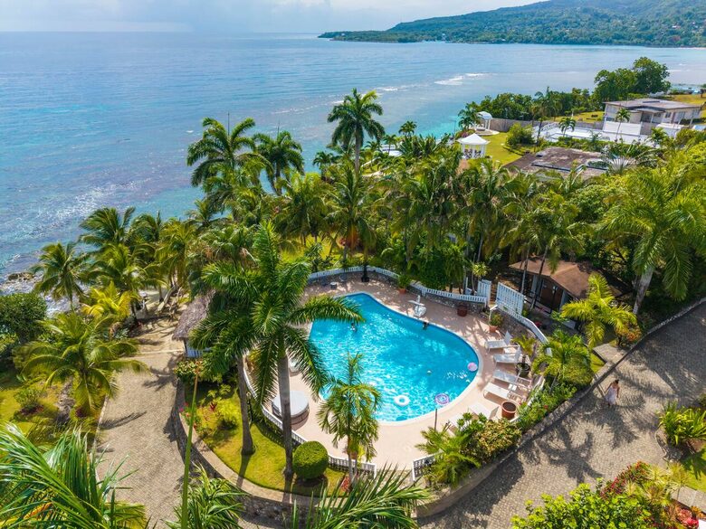 Secluded Oceanfront Villa Near Ocho Rios - Boscobel, Jamaica