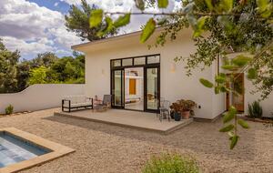 Modern Ojai Escape with Mountain Views & Pool - Ojai, California