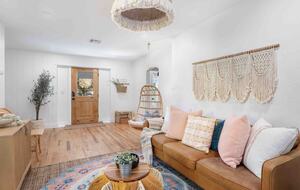 Walkable Downtown Vero Beach Retreat with Private Outdoor Soaking Tub - Vero Beach, Florida