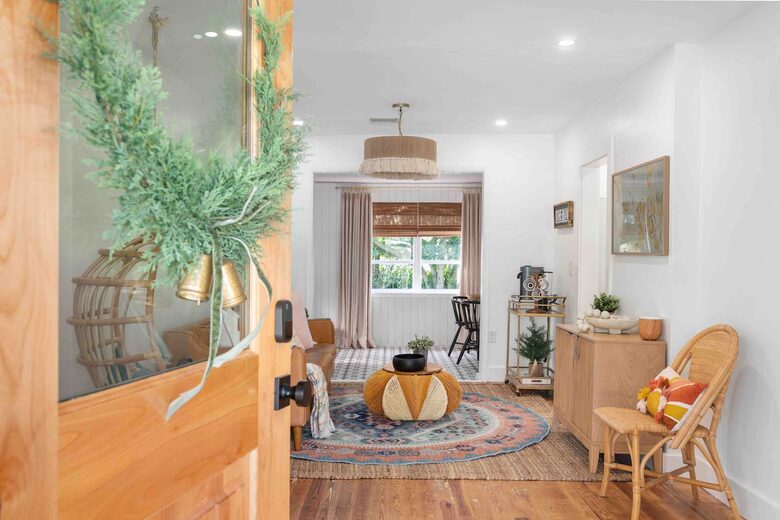 Walkable Downtown Vero Beach Retreat with Private Outdoor Soaking Tub - Vero Beach, Florida