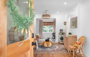 Walkable Downtown Vero Beach Retreat with Private Outdoor Soaking Tub - Vero Beach, Florida