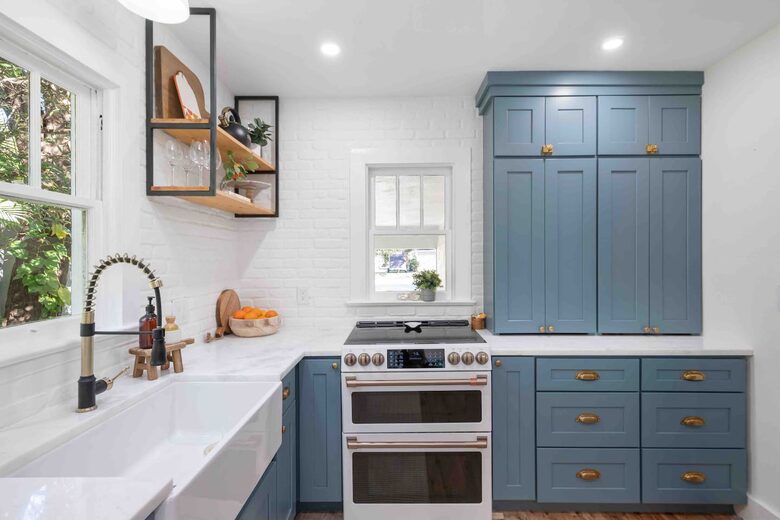 Walkable Downtown Vero Beach Retreat with Private Outdoor Soaking Tub - Vero Beach, Florida