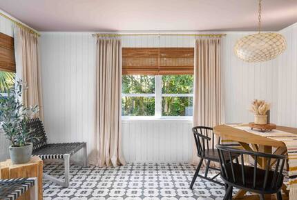 Walkable Downtown Vero Beach Retreat with Private Outdoor Soaking Tub - Vero Beach, Florida