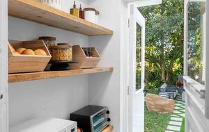 Walkable Downtown Vero Beach Retreat with Private Outdoor Soaking Tub - Vero Beach, Florida