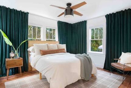 Walkable Downtown Vero Beach Retreat with Private Outdoor Soaking Tub - Vero Beach, Florida