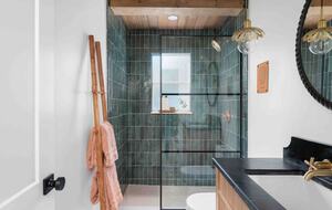 Walkable Downtown Vero Beach Retreat with Private Outdoor Soaking Tub - Vero Beach, Florida