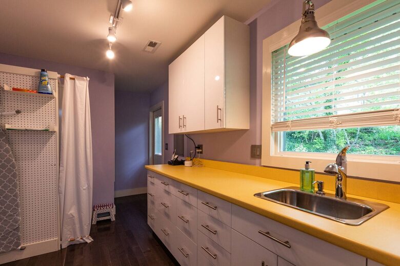 Modern Black Mountain Home Across from Lake Tomahawk - Black Mountain, North Carolina