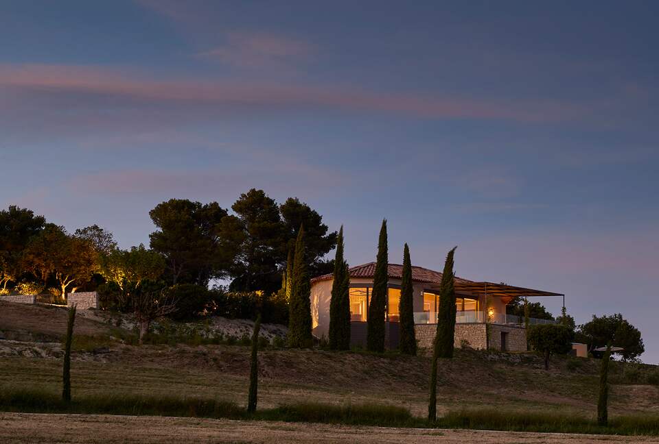 Luberon Modernist Villa - Murs, France
