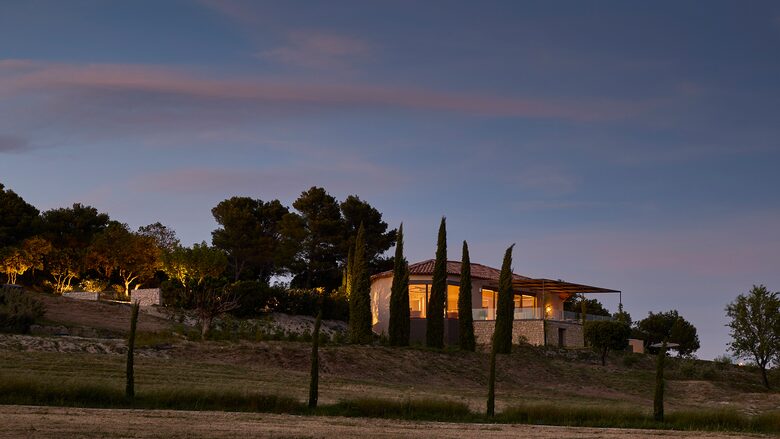 Luberon Modernist Villa - Murs, France