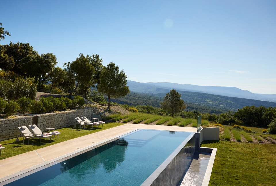 Luberon Modernist Villa - Murs, France