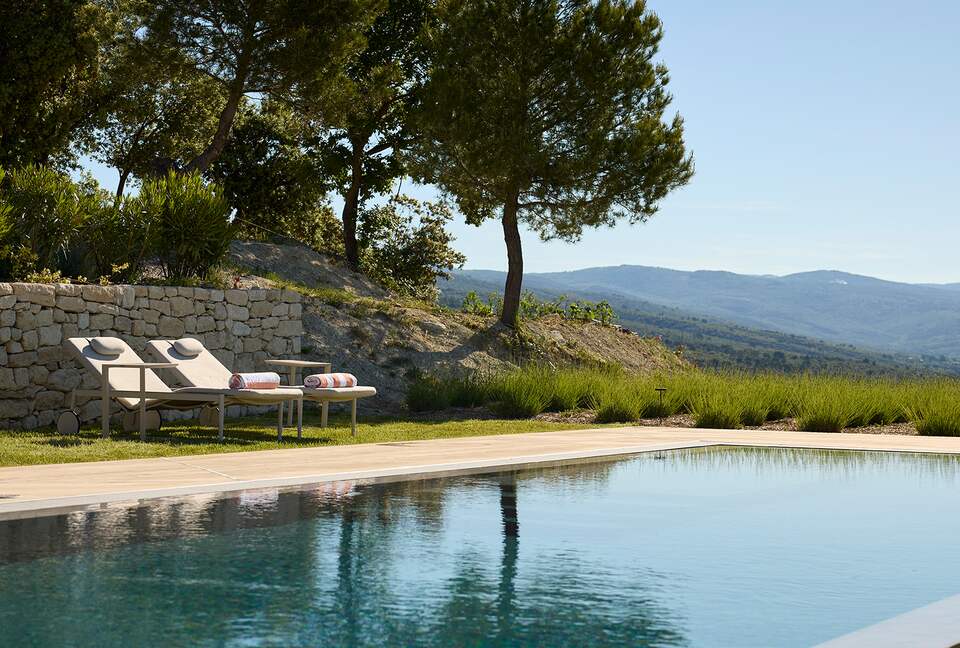 Luberon Modernist Villa - Murs, France