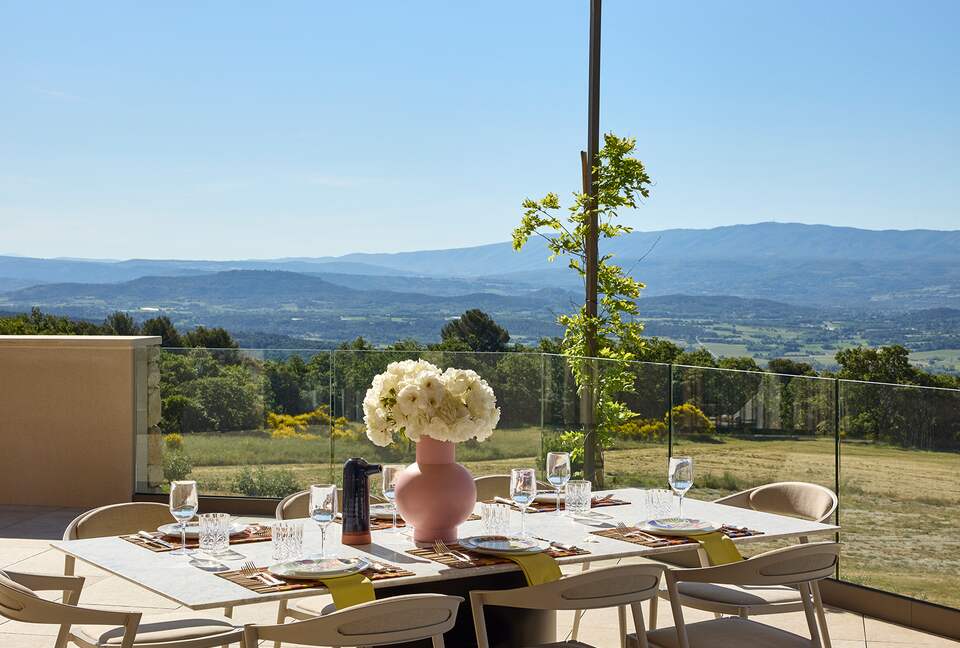 Luberon Modernist Villa - Murs, France