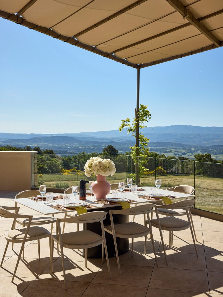 Luberon Modernist Villa - Murs, France