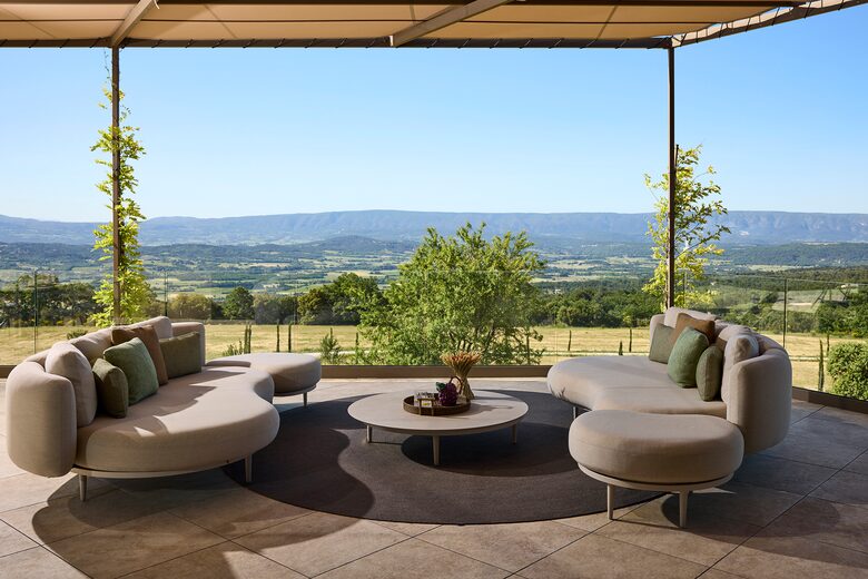 Luberon Modernist Villa - Murs, France