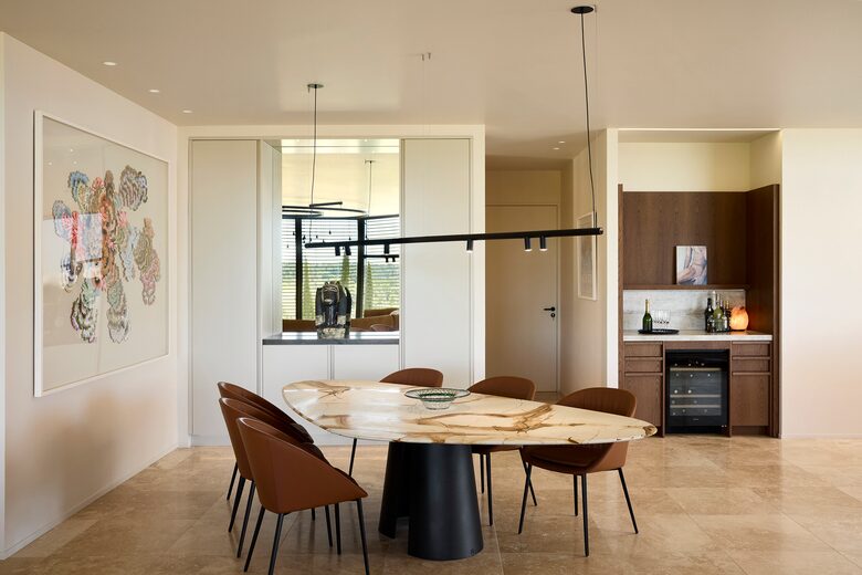 Dining room with bar area on the right