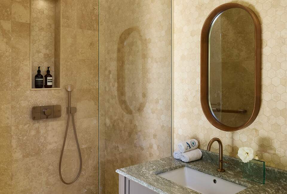 Luberon Modernist Villa - Murs, France