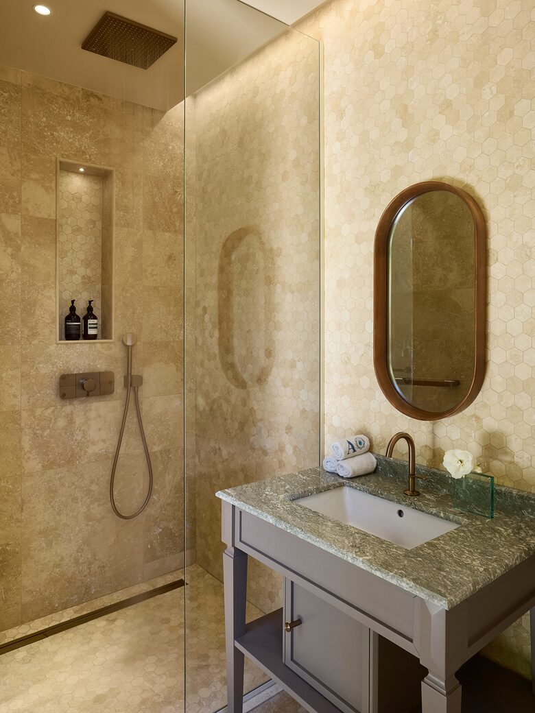 Luberon Modernist Villa - Murs, France