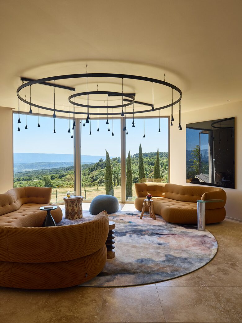 Luberon Modernist Villa - Murs, France