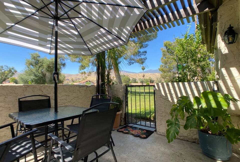 Golf Course Retreat with Mountain Views in Palm Springs - Palm Springs, California