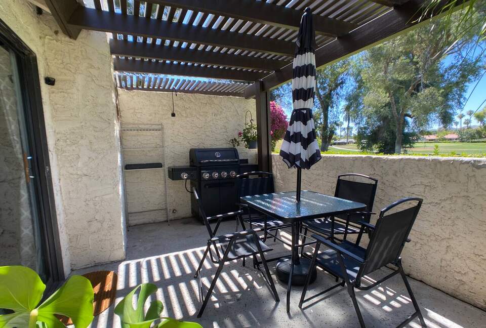 Golf Course Retreat with Mountain Views in Palm Springs - Palm Springs, California