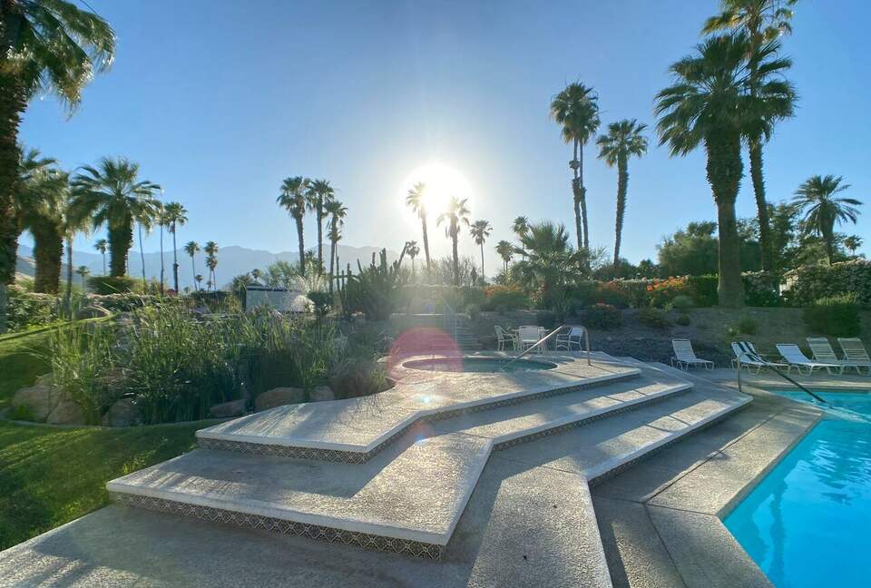 Golf Course Retreat with Mountain Views in Palm Springs - Palm Springs, California