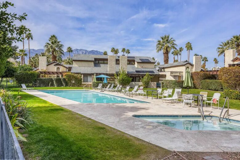 Golf Course Retreat with Mountain Views in Palm Springs - Palm Springs, California