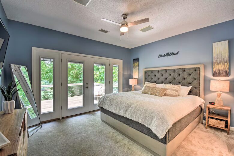 Five-Bedroom Lake Hartwell Escape with Dock, Kayaks & Views - Seneca, South Carolina