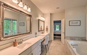 Five-Bedroom Lake Hartwell Escape with Dock, Kayaks & Views - Seneca, South Carolina