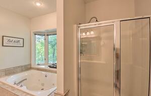 Five-Bedroom Lake Hartwell Escape with Dock, Kayaks & Views - Seneca, South Carolina