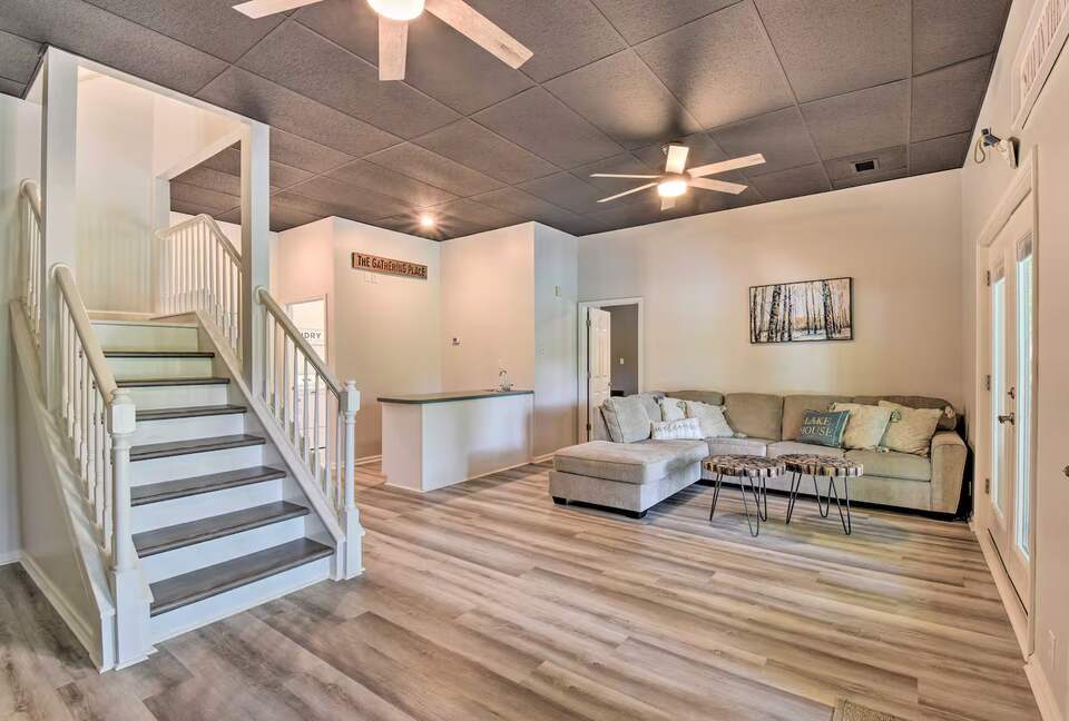 Five-Bedroom Lake Hartwell Escape with Dock, Kayaks & Views - Seneca, South Carolina