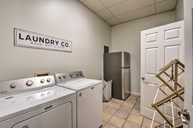 Five-Bedroom Lake Hartwell Escape with Dock, Kayaks & Views - Seneca, South Carolina