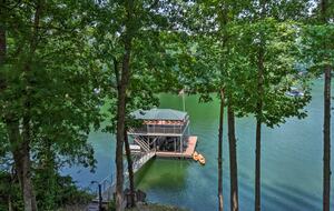 Five-Bedroom Lake Hartwell Escape with Dock, Kayaks & Views - Seneca, South Carolina